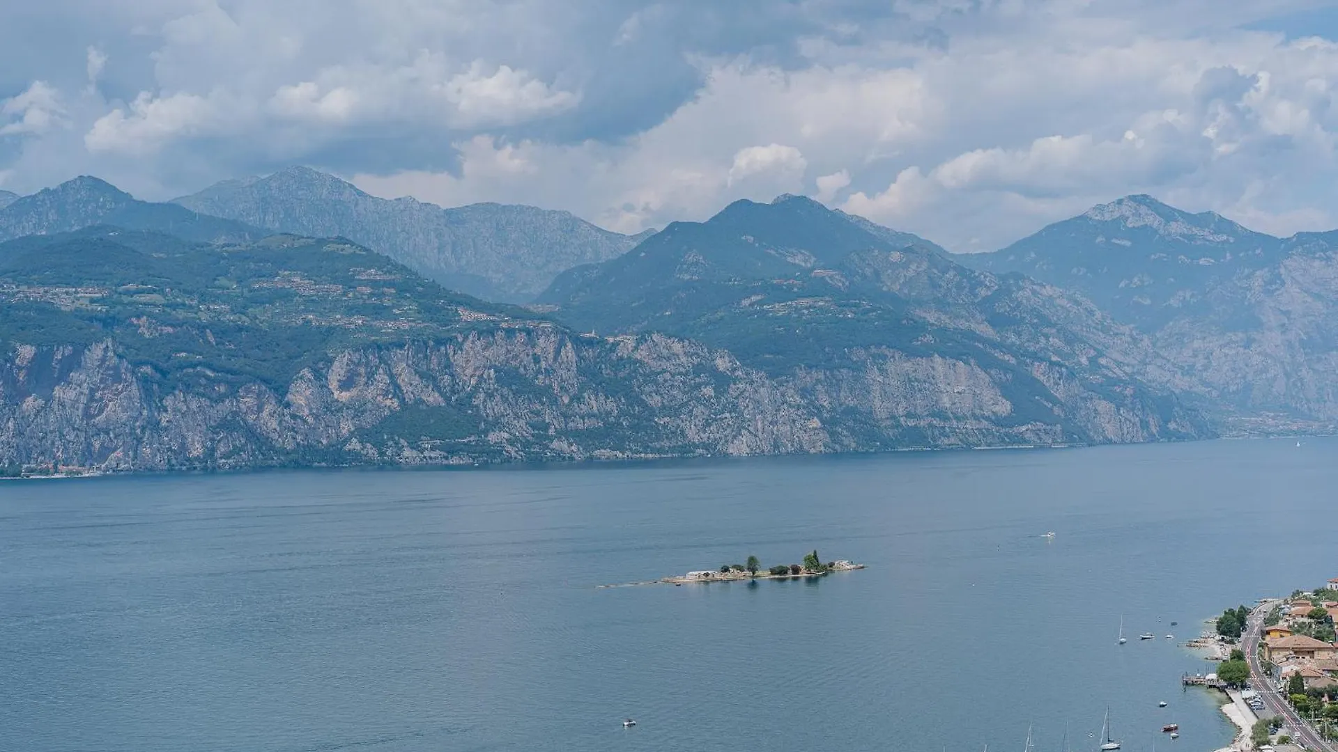 View Garda Lake Brenzone sul Garda